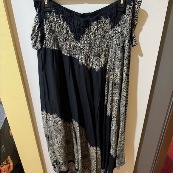 Elegant Black and White Boho Patterned Skirt - Picture 4 of 6